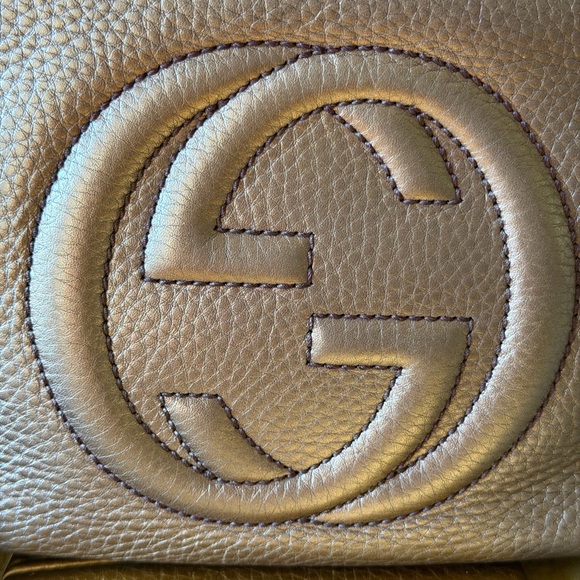 Gucci Metallic Lavender Soho Pebbled Leather Crossbody with Tassel - Picture 2 of 6